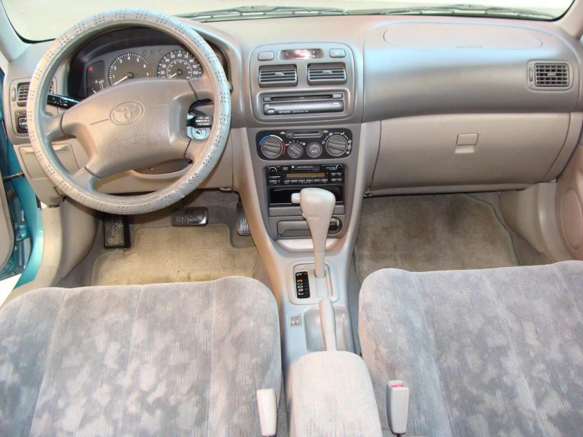 Тойота Королла 100 салон