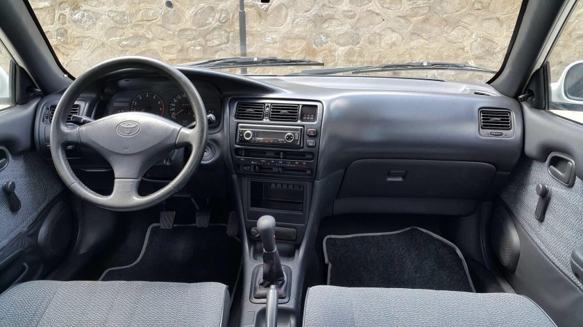 Тойота Королла 100 салон