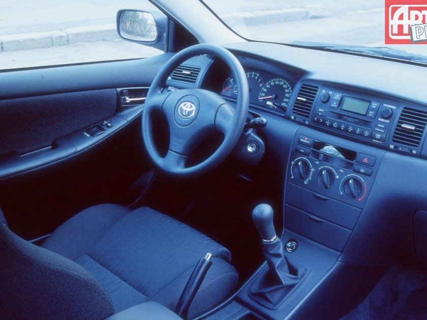 Toyota Corolla 2001 салон