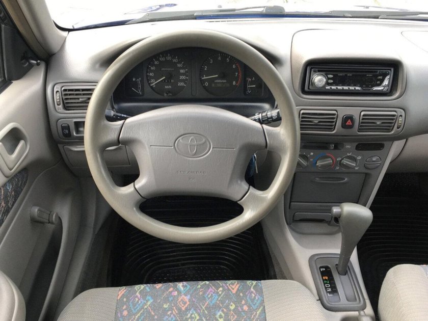 Toyota Corolla e110 салон