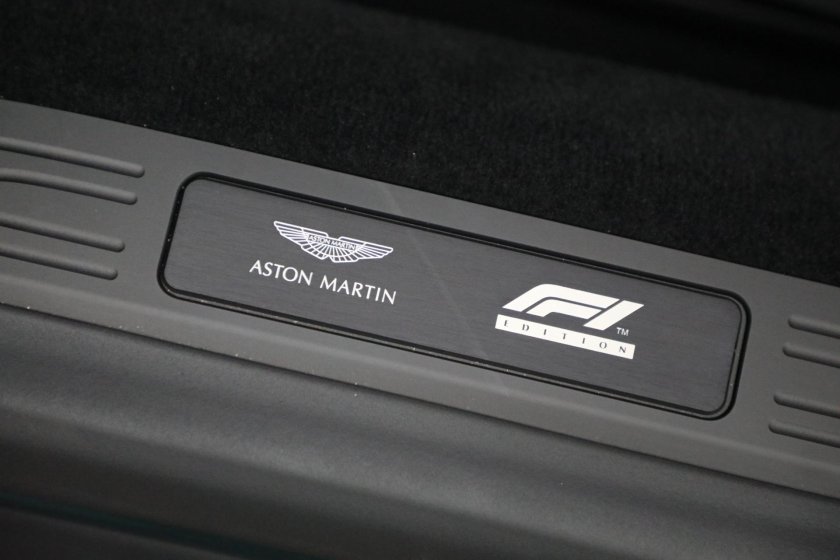 Aston martin vantage f1 edition