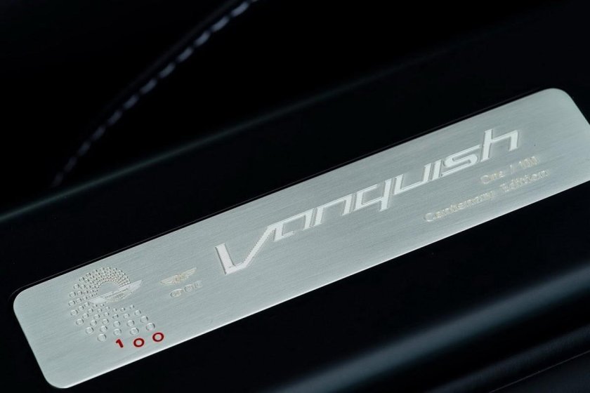 Астон Мартин эмблема