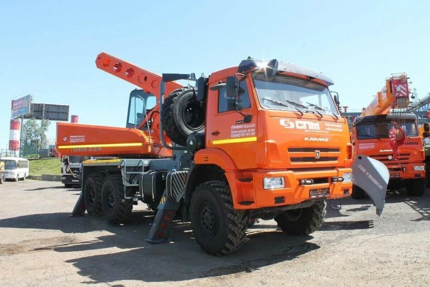 Экскаватор планировщик на базе КАМАЗ