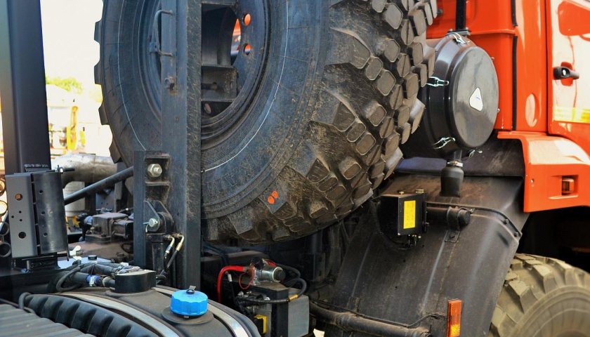 ДЗК КАМАЗ 43118 за кабиной