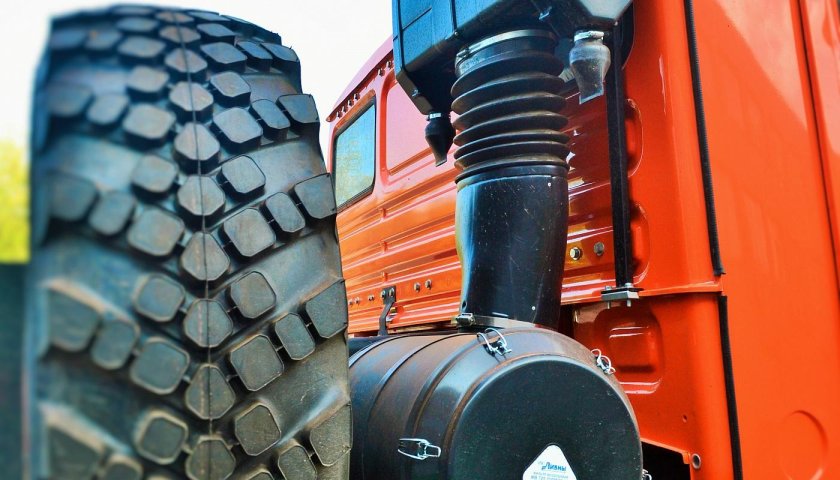 Экскаватор телескопический на автомобильном шасси