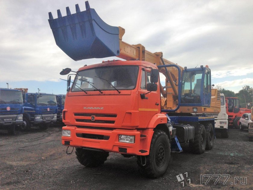 Экскаватор-планировщик uds-114