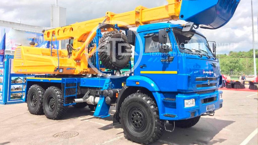 Экскаватор-планировщик UDS-114