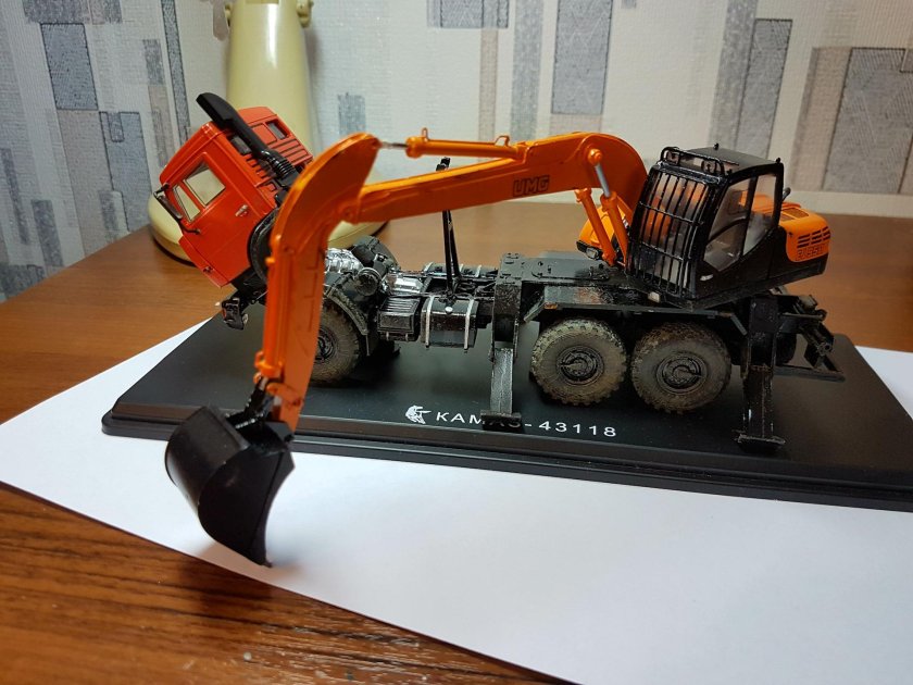 Экскаватор e195а