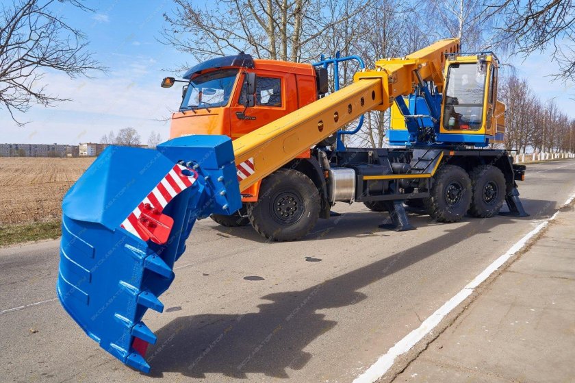 Экскаватор-планировщик EW-25-m1 Святовит