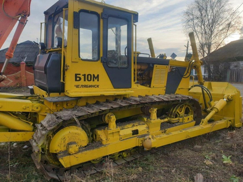 Бульдозер чтз б10м