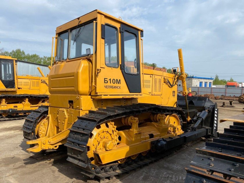 Бульдозер чтз б-10