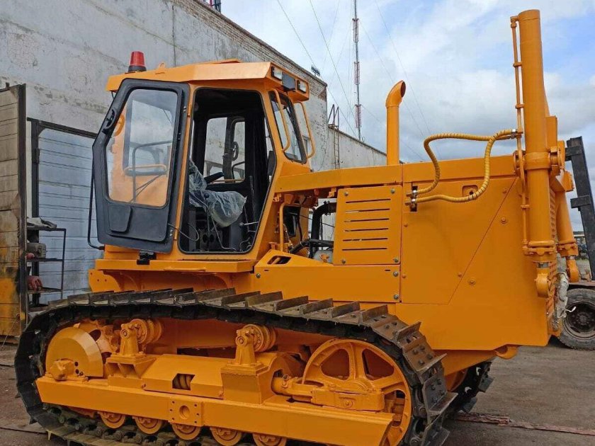Бульдозер чтз б10м2