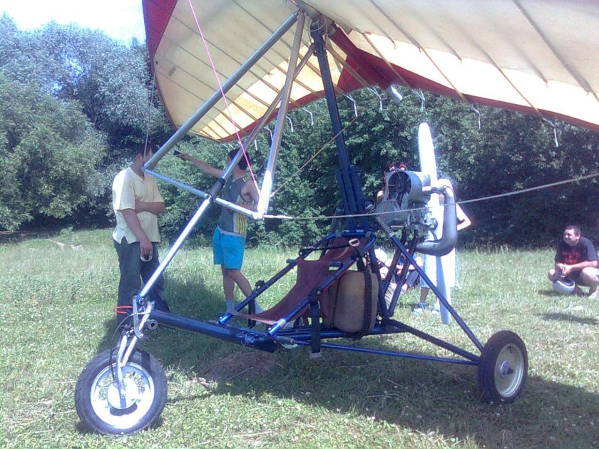 Сверхлегкий мотодельтаплан белка
