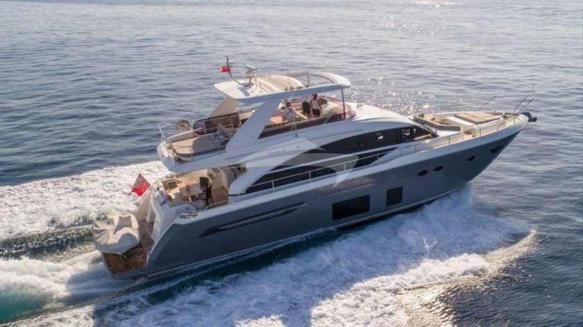 Яхта моторная Princess 68