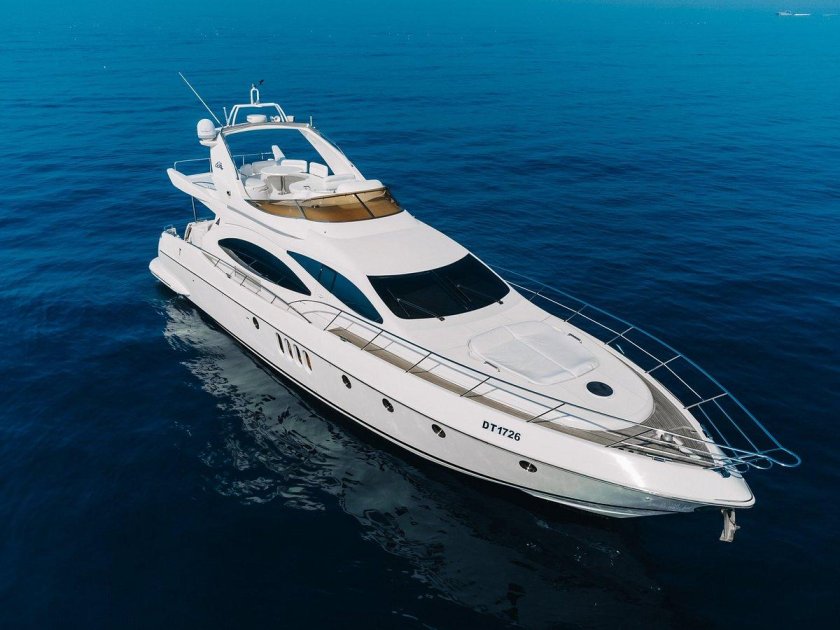 Яхта принцесса 68