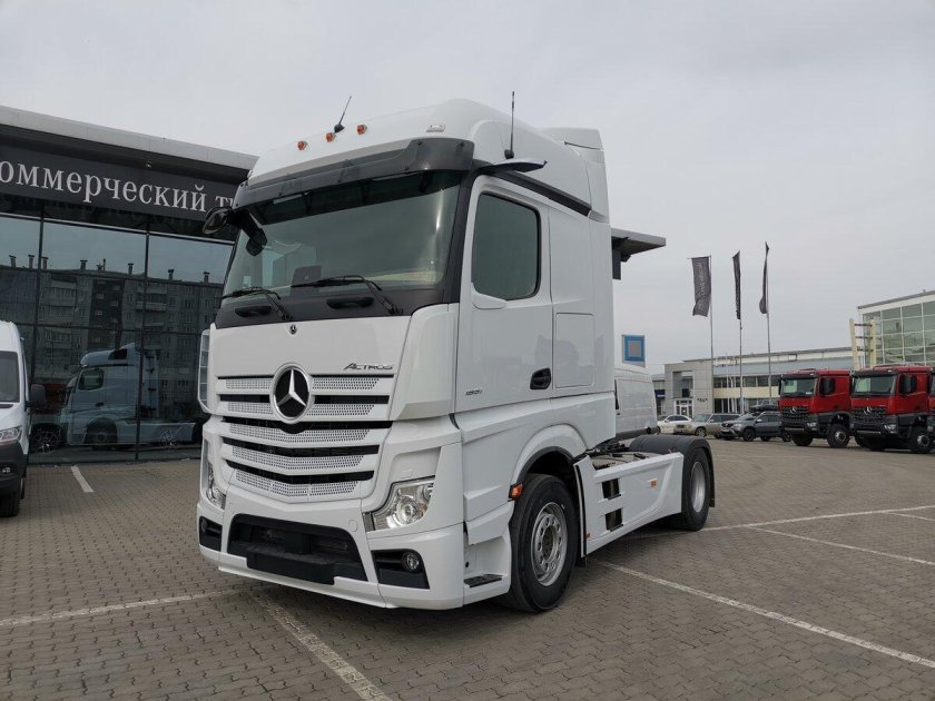 Mercedes Benz Actros 2022