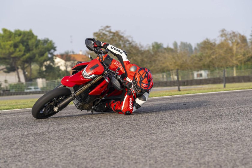 Ducati hypermotard 698