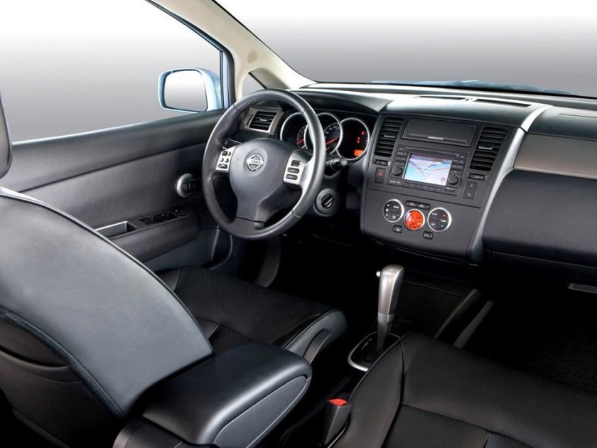 Ниссан Тиида 2008