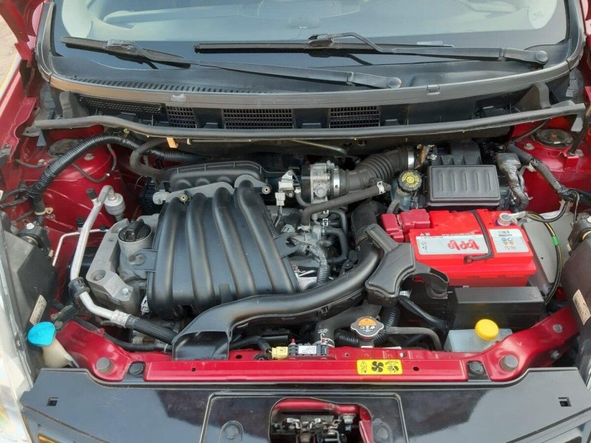 Nissan Note 2012 под капотом