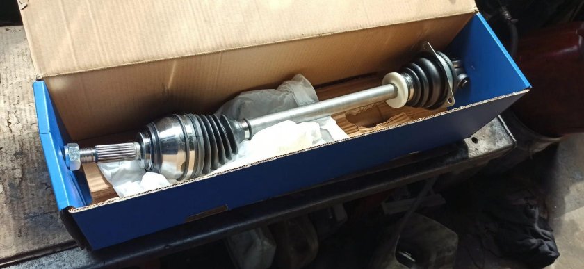 Привод левый Рено Сандеро 1