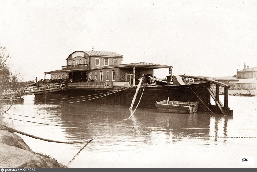 Астрахань дебаркадеры Пристани