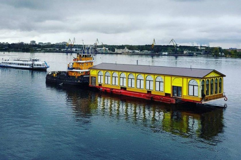 Плавучий причал дебаркадер