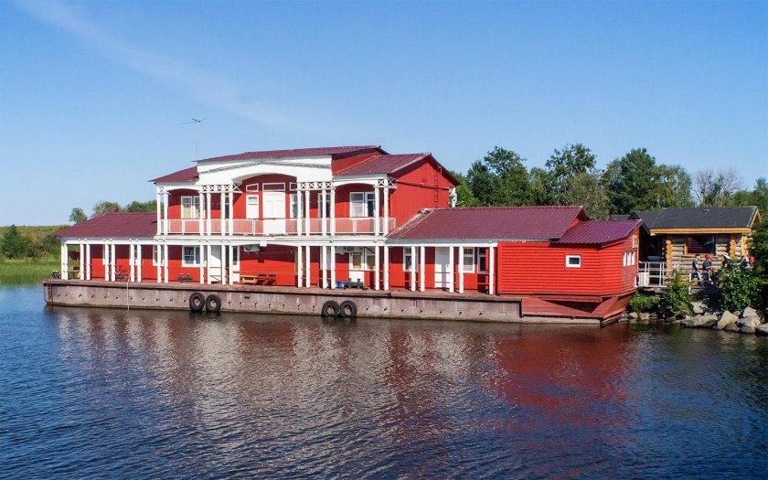 Плавучий дебаркадер