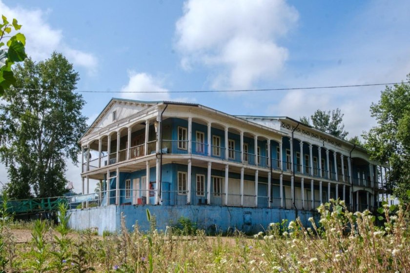 Дебаркадер астрахань заброшенный