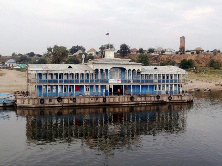 Астрахань дебаркадеры Пристани