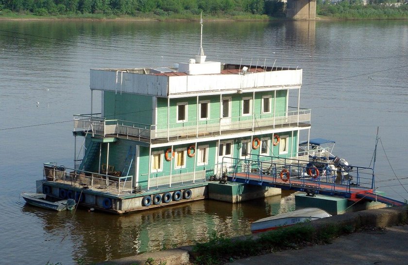 Плавучая Пристань дебаркадер