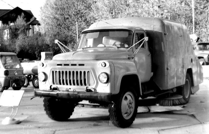 ПУ-20 подметально-уборочная машина