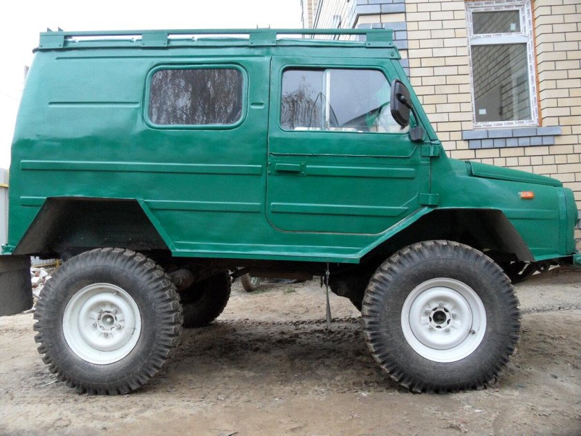 Автомобиль ЛУАЗ 969м