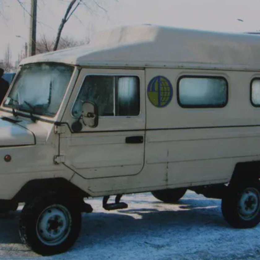 ЛУАЗ 13021
