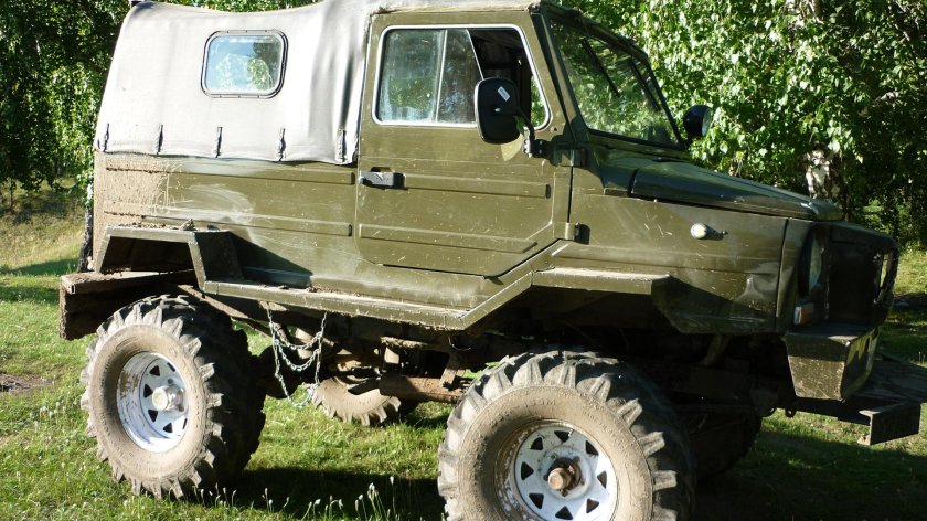 ЛУАЗ 969 на Квадро резине