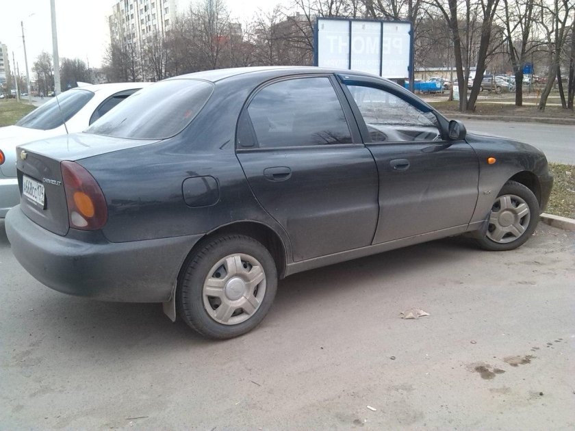 Ланос на проставках сзади