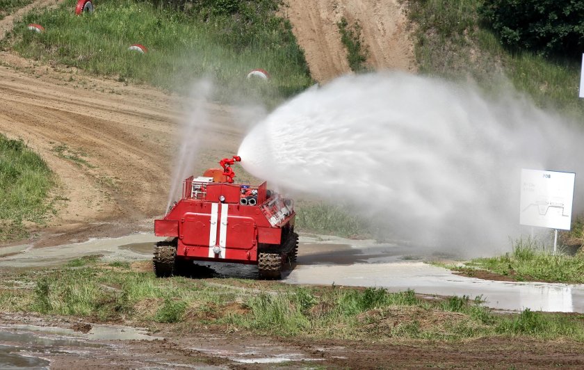 Гусеничная пожарная машина МТ-лбу-ГПМ-10