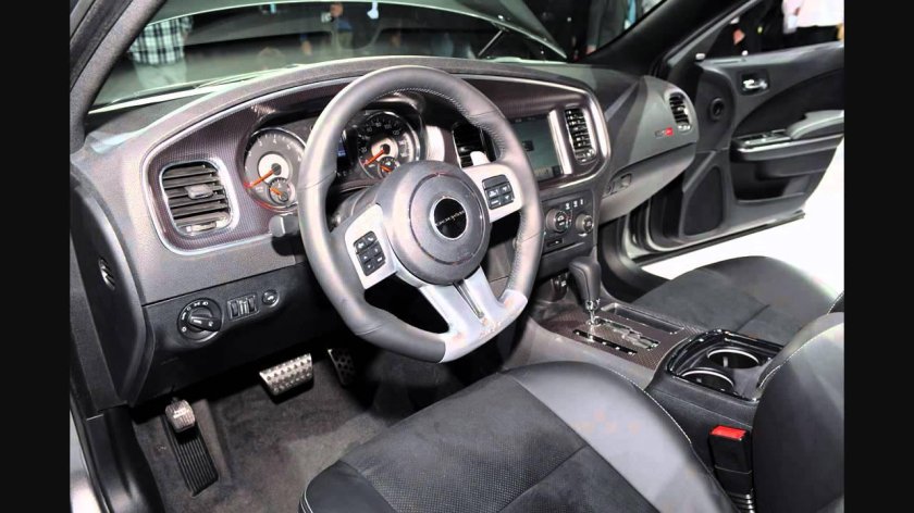 Dodge Charger srt8 2012 салон
