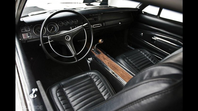 Dodge Charger 1970 салон