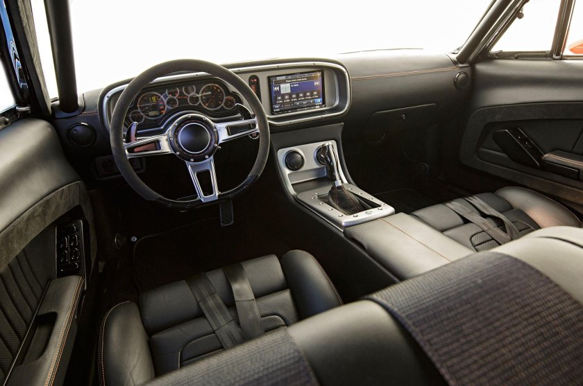 Dodge Charger 1969 салон