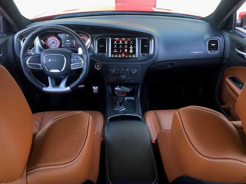 Dodge Charger 2015 салон