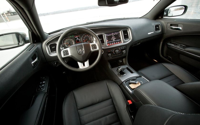 Dodge Charger 2012 салон