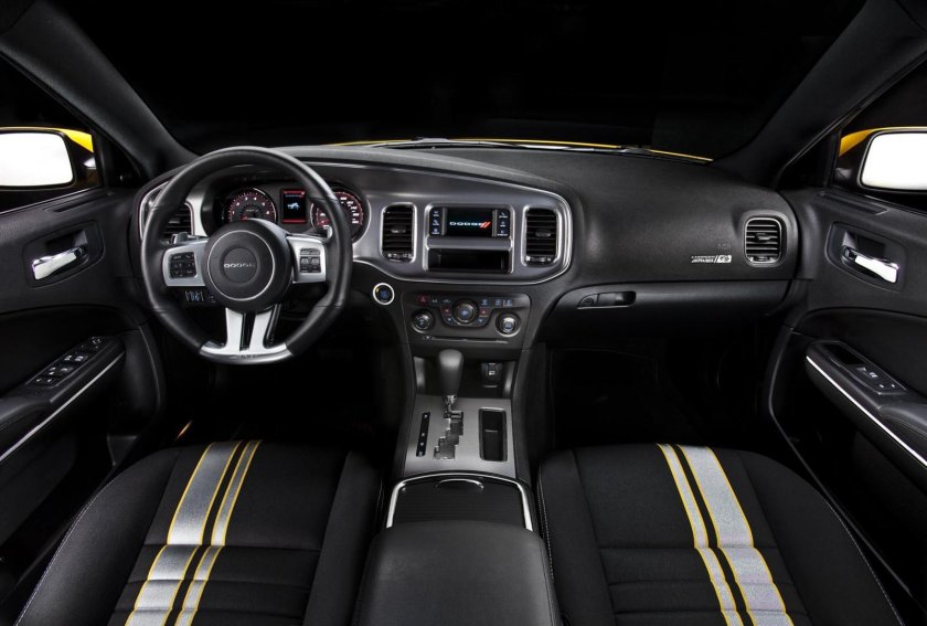 Dodge Charger srt8 2012 салон