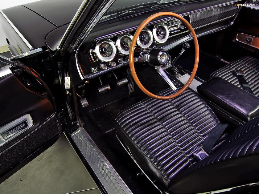 Додж Чарджер 1969 салон