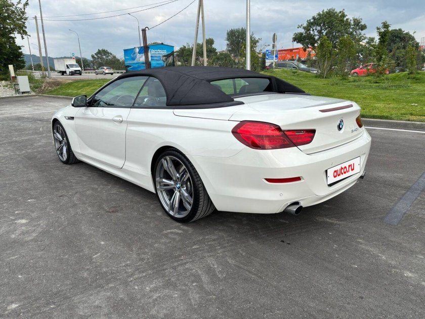 Белая бмв