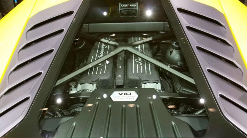 Lamborghini Huracan мотор