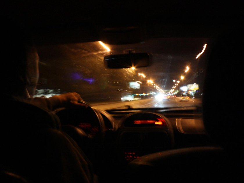 Рено Дастер ночью за рулем