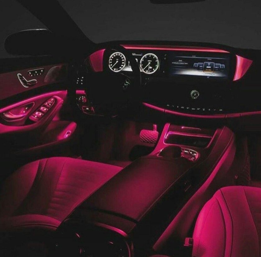 Мерседес 222 салон в темноте