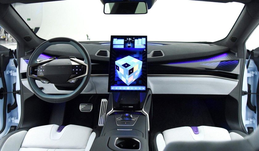 Китайский электромобиль hiphi