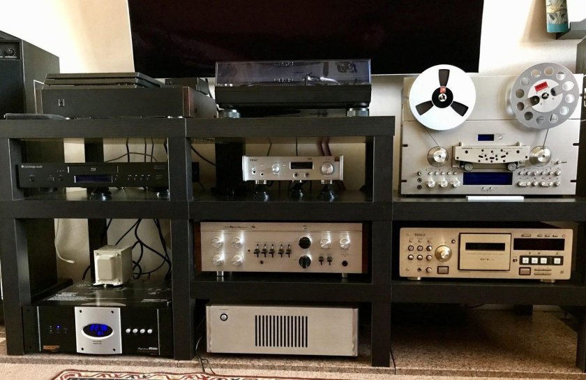 Стойка для аппаратуры Hi Fi Mirage 8222