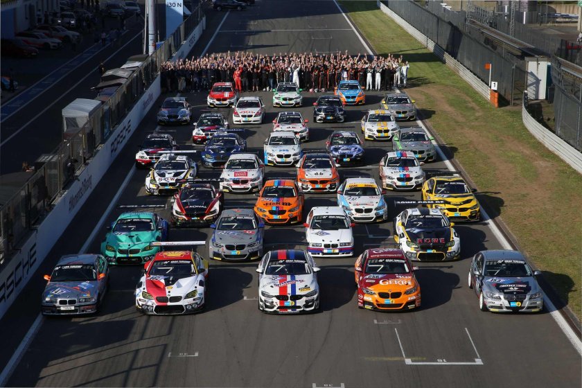 Много машин